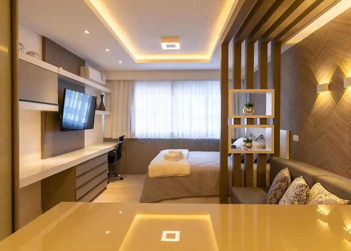 Luxuoso Apto Batel Em Frente Ao Shopping - Piscina, Sauna e Academia